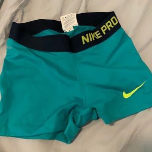 XS Nike drifit shorts